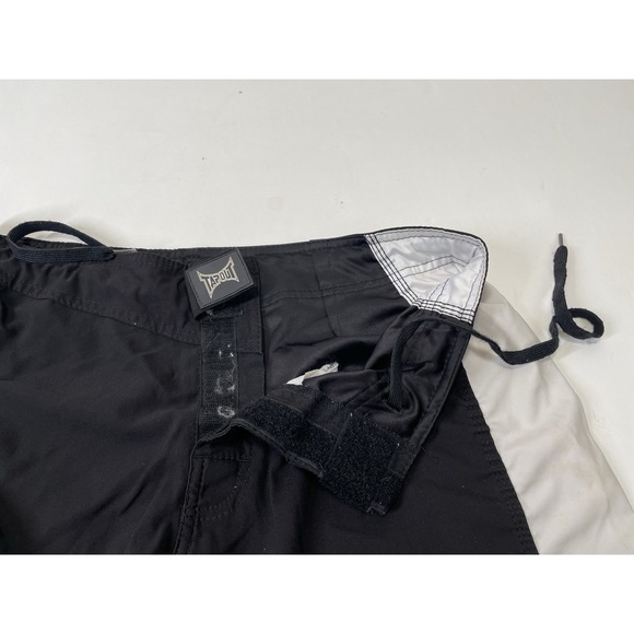 Tapout MMA Shorts Mens Size 34 Black Vintage - Picture 3 of 3